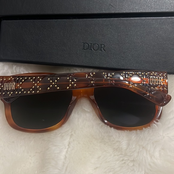 ❌Lady  Dior Sunglasses 🕶️❌sold❌ - Picture 5 of 11